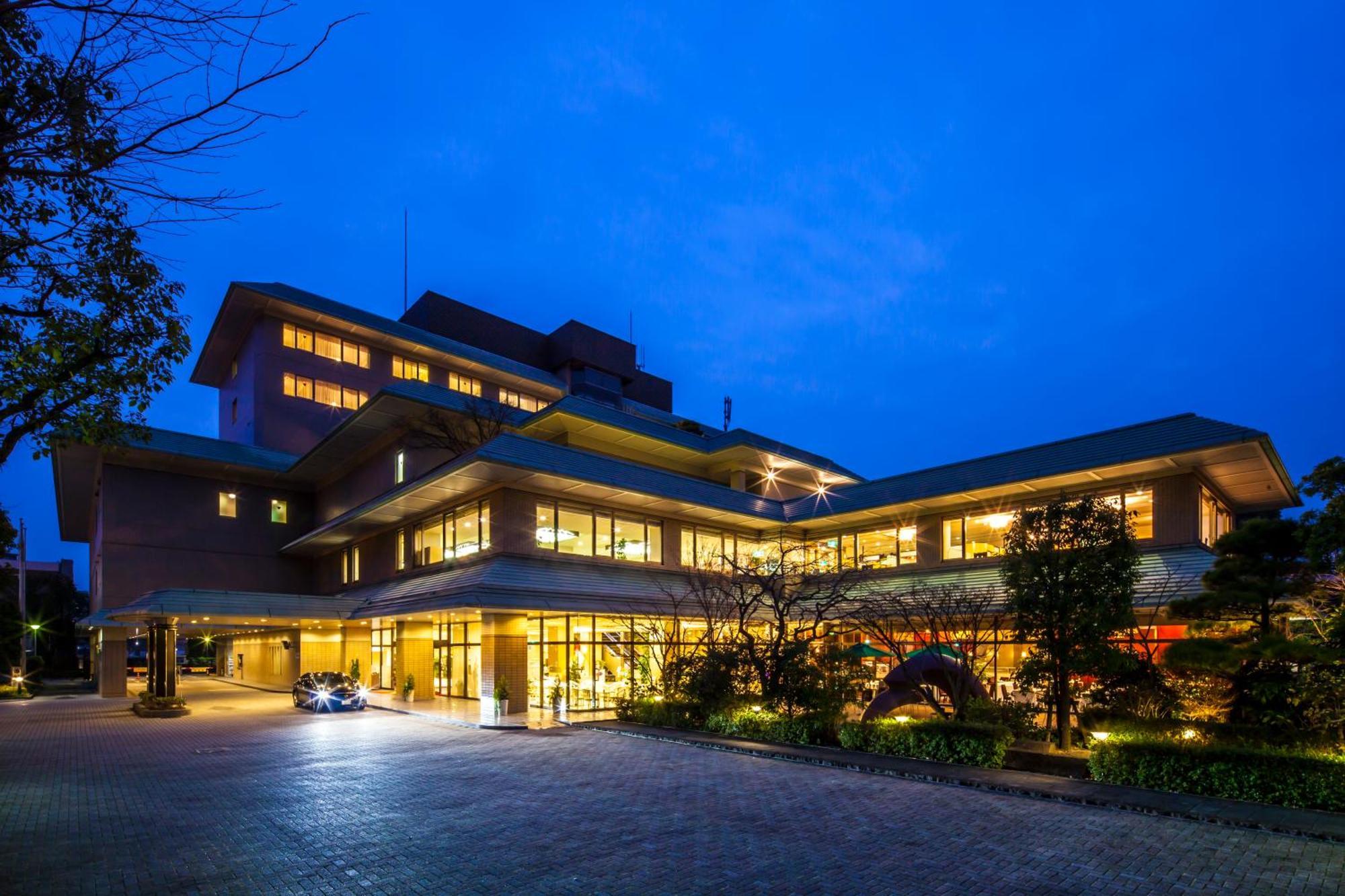 Kkr Hotel Кумамото Екстериор снимка