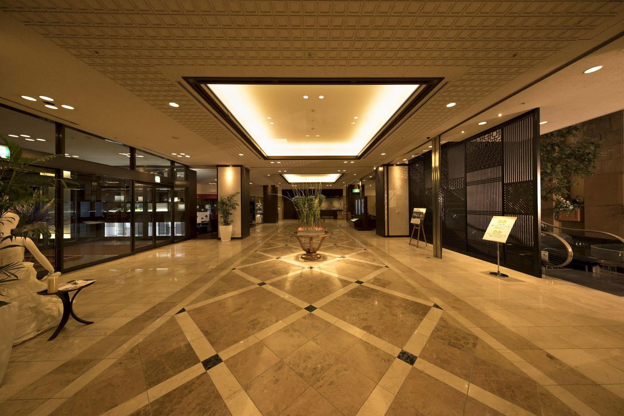 Kkr Hotel Кумамото Екстериор снимка